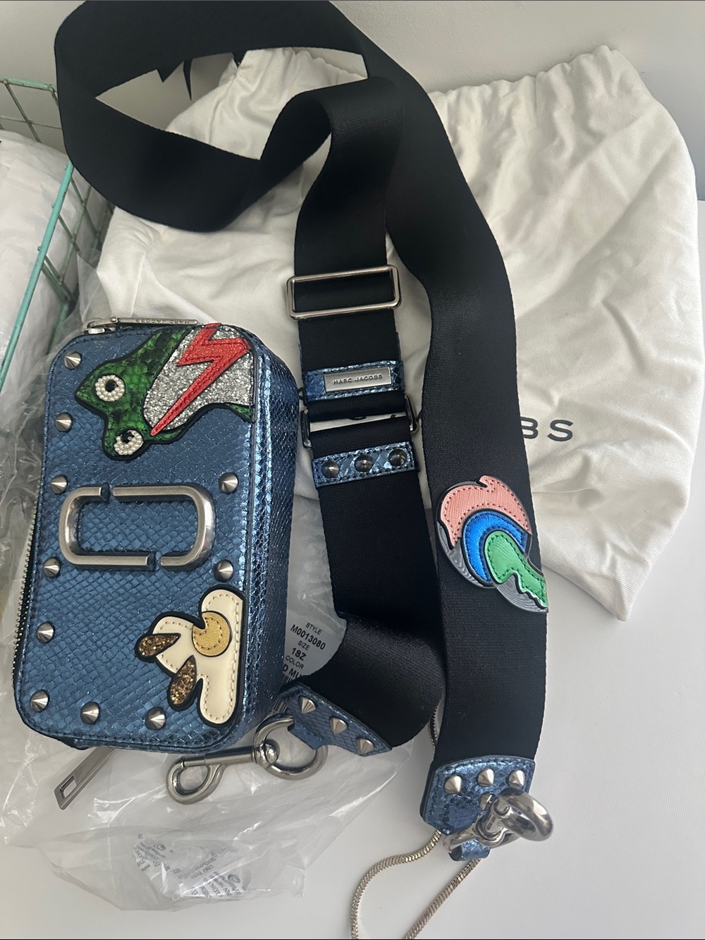 Marc Jacob’s Limited Blue Metallic Crossbody Camera Bag with Frog Patch - Picture 2 of 7